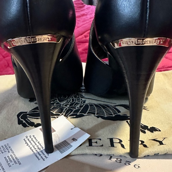 Authentic Burberry ankle boots - Picture 2 of 7